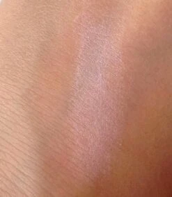 Makeup Revolution - The One Blush Stick - Dream -Max Factor Winkel 1042x1200 4
