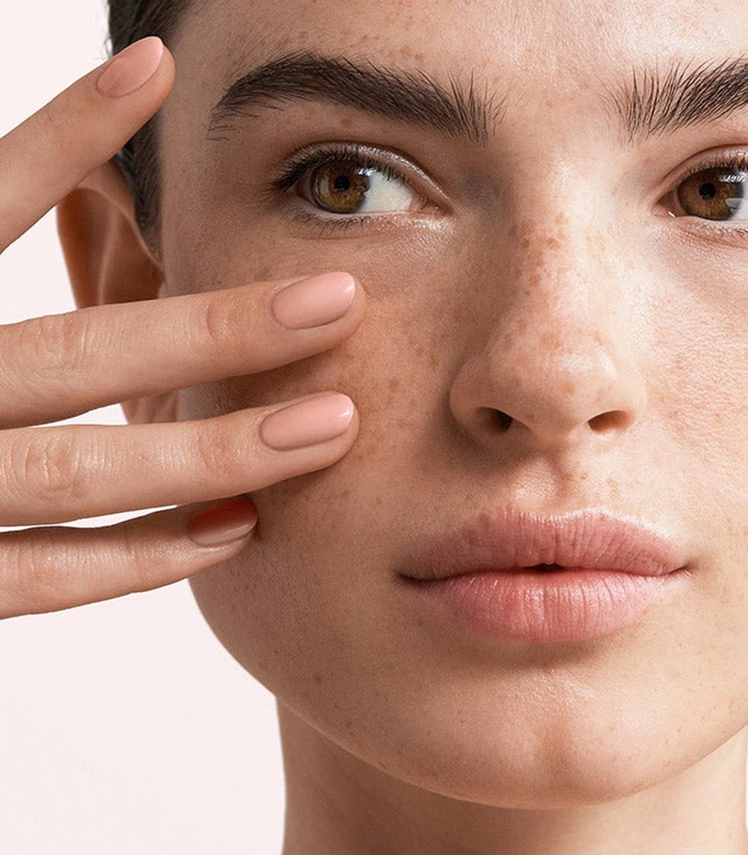 Pink Gellac - Charming Nude - Gellak - Vegan - Nude - Glanzend - 15ml 4 Pink Gellac - Charming Nude - Gellak - Vegan - Nude - Glanzend - 15ml - Afbeelding 2