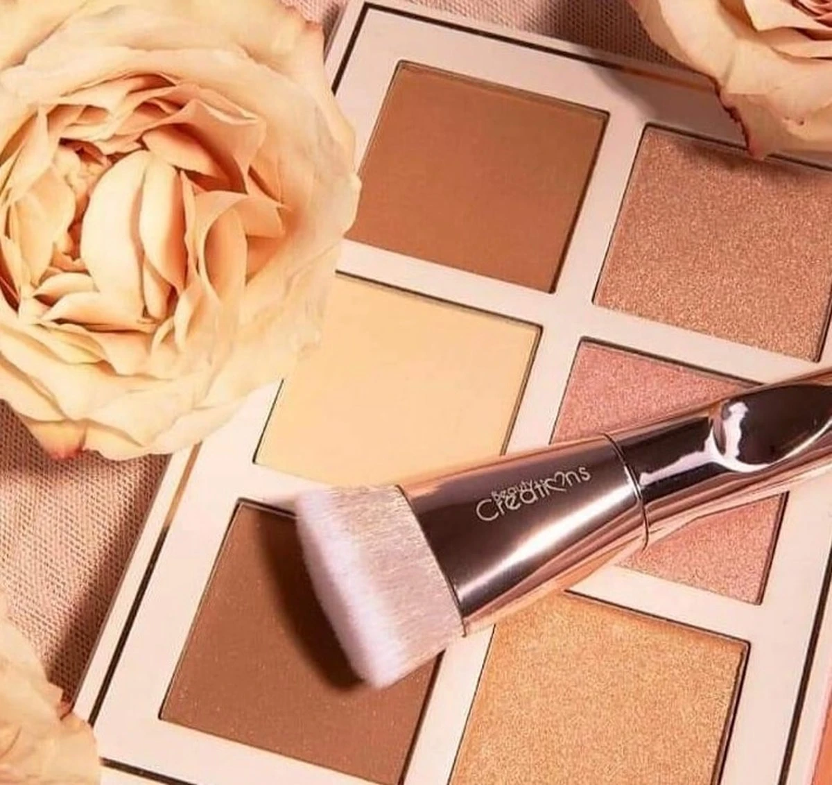 Beauty Creations Floral Bloom Highlight & Contour Palette 7 Beauty Creations Floral Bloom Highlight & Contour Palette - Afbeelding 5