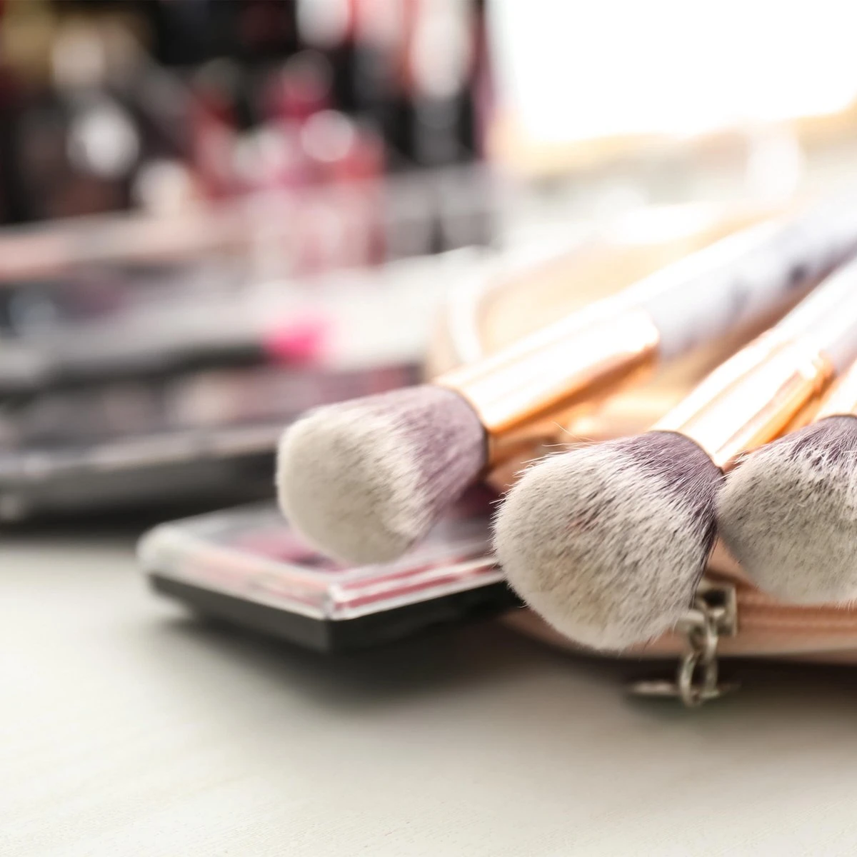 Relaxdays Make-up Organizer - Tweedelig - Cosmetica Opbergdoos + Lippenstift Houder - Zwart 9 Relaxdays Make-up Organizer - Tweedelig - Cosmetica Opbergdoos + Lippenstift Houder - Zwart - Afbeelding 7