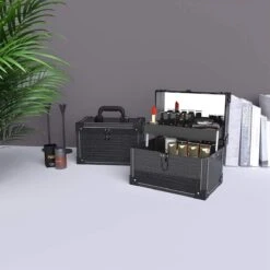 Make Up Koffer- Make Up Organizer- Beautycase -zwart -Make-upkoffer- Multifunctionele Koffer- Make-upkoffer- Sieradenkoffer- Kapperskoffer- Afneembare Schouderriem- Klassieke Zwarte Beautycase 12 Make Up Koffer- Make Up Organizer- Beautycase -zwart -Make-upkoffer- Multifunctionele Koffer- Make-upkoffer- Sieradenkoffer- Kapperskoffer- Afneembare Schouderriem- Klassieke Zwarte Beautycase -Max Factor Winkel 1200x1200 1116