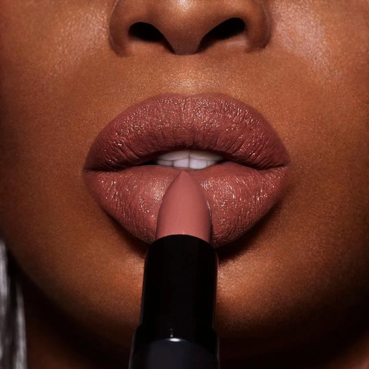 Rimmel London Lasting Finish Lippenstift - 710 Get Dirty 7 Rimmel London Lasting Finish Lippenstift - 710 Get Dirty - Afbeelding 5