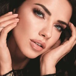 Maybelline Total Temptation Waterproof Mascara - 001 Zwart -Max Factor Winkel 1200x1200 530