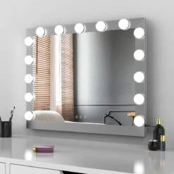 Hollywood Spiegel Met Led Verlichting | Zilver | VIVO Make Up Spiegel | 70*54cm | Spiegel Voor Kaptafel -Max Factor Winkel 1200x1200 931