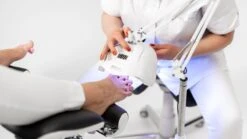 SUNfeet UV Lamp Op Statief - Lamp Voor Gelnagels 80W - LED Lamp Nagels - Gellak Lamp - Nageldroger - Wit -Max Factor Winkel 1200x674 1