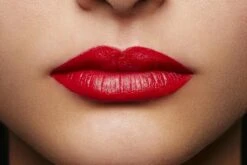 L'Oréal Paris Color Riche Matte Lippenstift - 347 Haute Rouge -Max Factor Winkel 1200x800 1