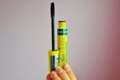 Miss Sporty - Studio Lash Volumythic Mascara - Black - Zwart 10 Miss Sporty - Studio Lash Volumythic Mascara - Black - Zwart -Max Factor Winkel 1200x802 2