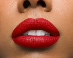 Maybelline Vivid Matte Liquid - 35 Rebel Red - Rood - Lippenstift -Max Factor Winkel 1200x960