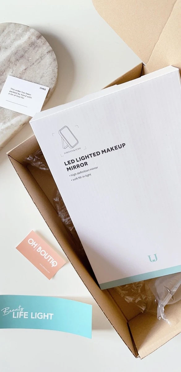 Jordan & Judy Make-upspiegel Met Verlichting - Oplaadbaar - Led Spiegel Make Up Met Touch Switch - Staand Spiegel 7 Jordan & Judy Make-upspiegel Met Verlichting - Oplaadbaar - Led Spiegel Make Up Met Touch Switch - Staand Spiegel - Afbeelding 5