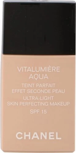 Chanel Vitalumiere Aqua Foundation - 30 Beige - SPF15 - 30 Ml -Max Factor Winkel 600x1200 3
