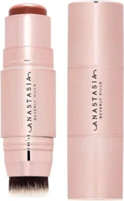 ANASTASIA BEVERLY HILLS - Stick Blush - Pink Dahlia - - Blush -Max Factor Winkel 740x1200 3