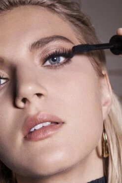 Max Factor False Lash Effect Mascara - Zwart 18 Max Factor False Lash Effect Mascara - Zwart -Max Factor Winkel 800x1200 11