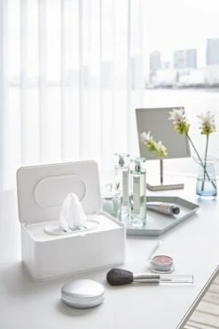 Yamazaki Bakje Voor Vochtige Doekjes - Wit - Met Deksel 25 Yamazaki Bakje Voor Vochtige Doekjes - Wit - Met Deksel -Max Factor Winkel 800x1200 18