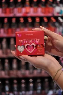 Pink Gellac - Valentine's Kit Color Box - Gellak Set Kleuren - 3 X 15 Ml Inclusief Nail Art Stickers -Max Factor Winkel 800x1200 21