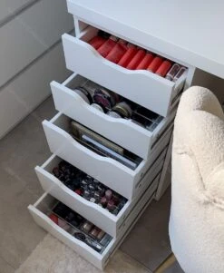 Jumanah® Collections "Sorted" Large Foundation Tray - Make Up Organizer - Ladeverdeler - Lade Organizer - Transparant - Acryl - Kunststof - Ikea Alex 5 Ladeblok 12 Jumanah® Collections "Sorted" Large Foundation Tray - Make Up Organizer - Ladeverdeler - Lade Organizer - Transparant - Acryl - Kunststof - Ikea Alex 5 Ladeblok -Max Factor Winkel 984x1200 1